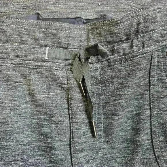 Kuhl Mova Womens Size Medium Cargo Skort Stretch - Heather Gray EUC - Picture 4 of 7